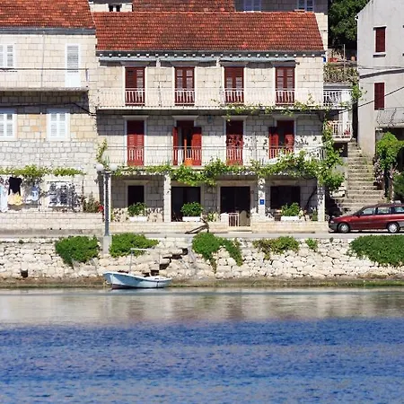 Gasthof Apartments And Rooms By The Sea Racisce, Korcula - 4341 Račišće