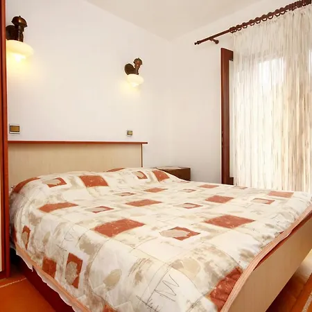 Apartments And Rooms By The Sea Racisce, Korcula - 4341 3*