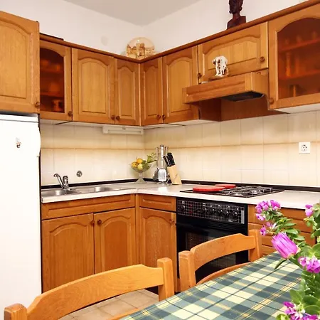 Apartments And Rooms By The Sea Racisce, Korcula - 4341 Gasthof Račišće