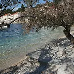 And By The Sea Racisce, Korcula - 4341 Гостевой дом Рачишче